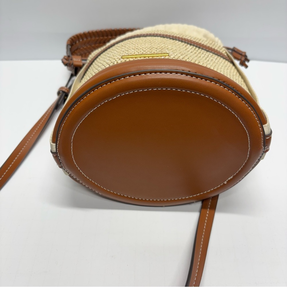 ✨House of Harlow 1960 Bucket Bag - Picture 6 of 16